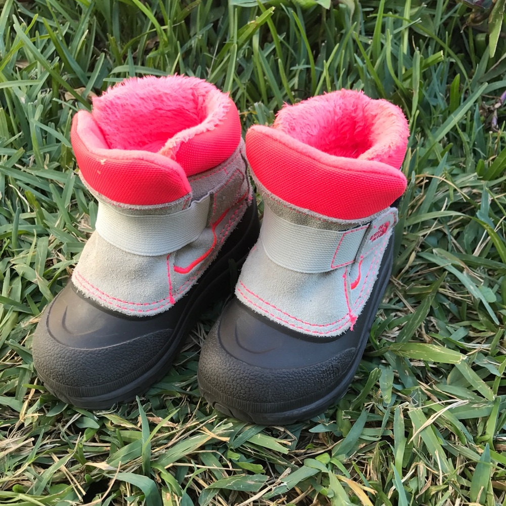 Girls (size toddler 7) North Face Winter Boots